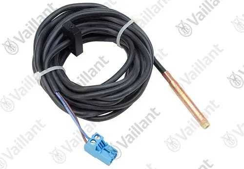 Vaillant Temperatursensor mit Kabel und Stecker, geeignet für verschiedene Modelle. Der Sensor endet in einem kupferfarbenen Element.